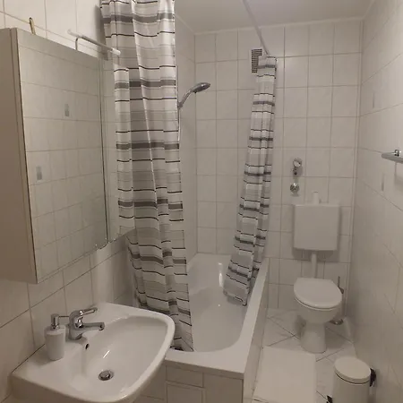 Stylish One-bedroom Near Old Town アパート *