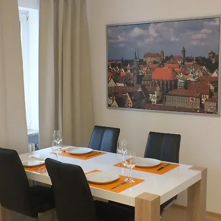 Stylish One-bedroom Near Old Town *