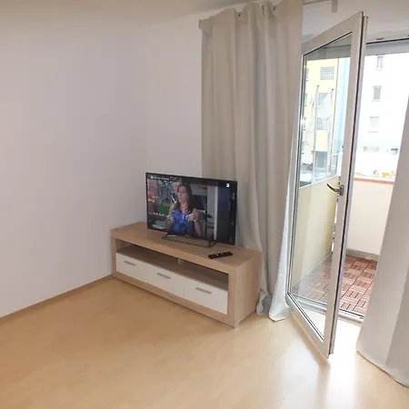 Stylish One-bedroom Near Old Town アパート ニュルンベルク