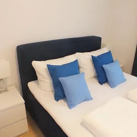 Stylish One-bedroom Near Old Town アパート